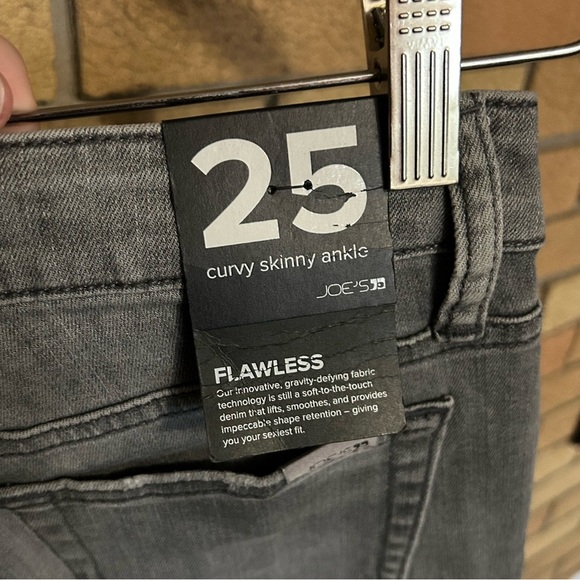 NWT Joe’s Jeans Distressed Curvy Skinny Ankle Flawless Velma Grey Size 25 - Picture 4 of 6